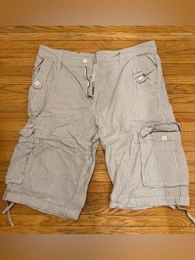 Striped Light Gray Cargo Shorts for Men - Casual Multi-Pocket